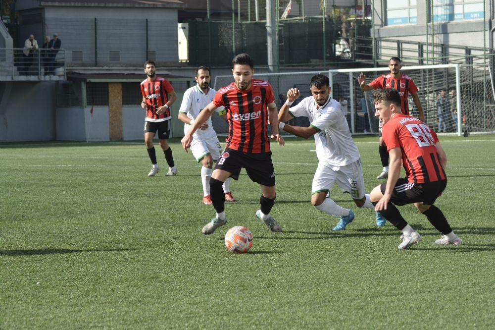 Karacaahmet Aygen Spor, Yeşilova’da coştu 0-6