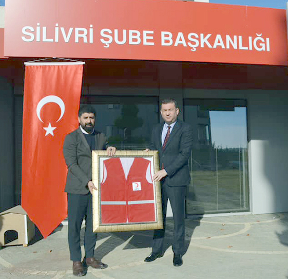 Silivri Kaymakamı Tolga Toğan’a Kızılay Yeleği takdim edildi