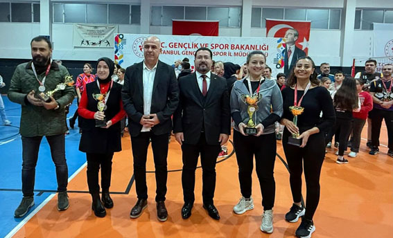 Silivri’de Öğretmenler Arası Masa Tenisi Turnuvası düzenlendi