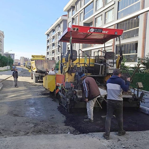 Silivri Belediyesi Fen İşleri Müdürlüğü’nden Yeni Mahalle’de asfaltlama çalışmaları