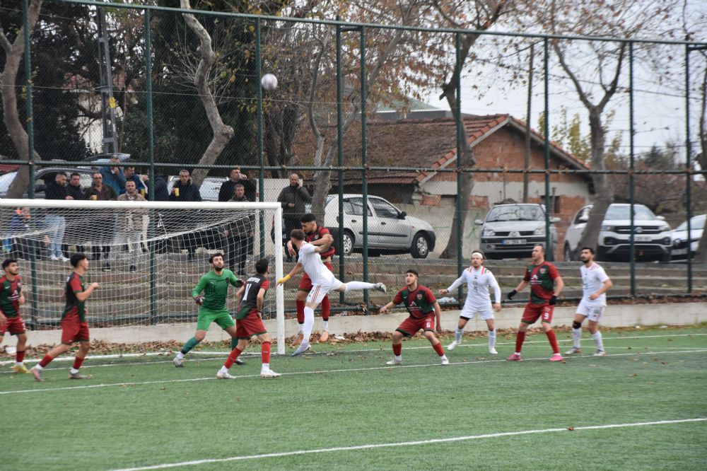 Selimpaşa zirvede tek başına 1-0