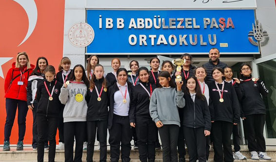 Abdülezel Paşa Ortaokulu Futsal Takımlarından büyük başarı