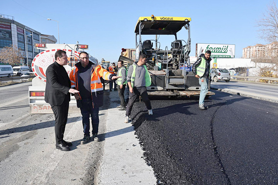 Silivri Belediye Başkanı Balcıoğlu, asfaltlama çalışmalarını yerinde inceledi