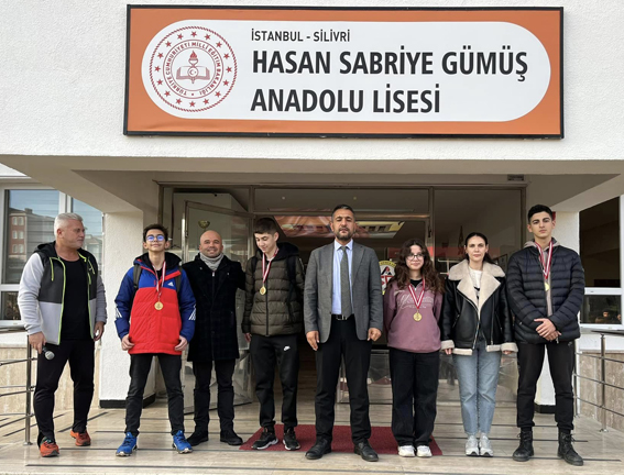 Silivri Hasan-Sabriye Gümüş Anadolu Lisesi başarıyı ödüllendirdi