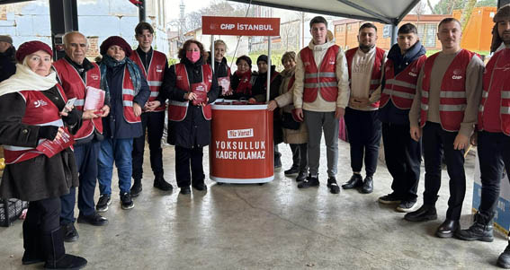 CHP Silivri Kadın Kolları Selimpaşa Pazarı’nda vatandaşlarla buluştu