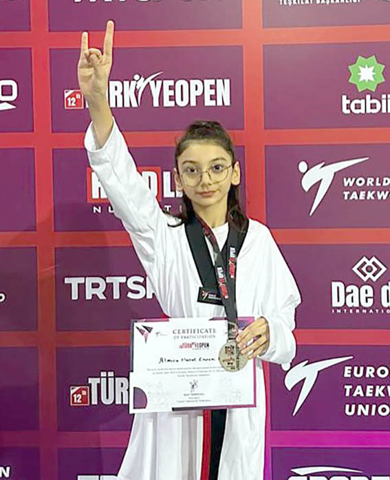 TAEKWONDOCU ALMİRA’DAN BÜYÜK BAŞARI: 12. Uluslararası TurkıshOpen’da gümüş madalya