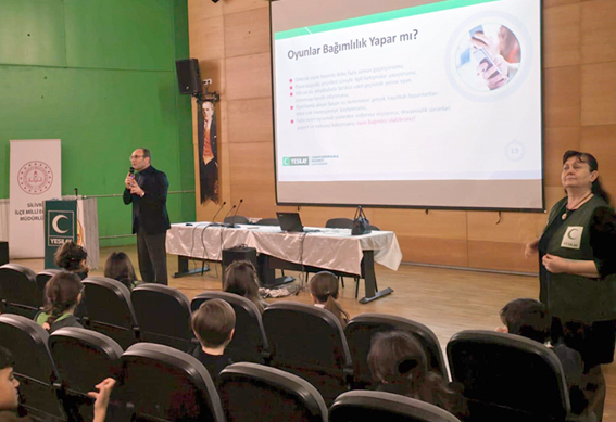 Silivri Ortaokulu öğrencilerine 'Ödev Evi' Projesi tanıtıldı