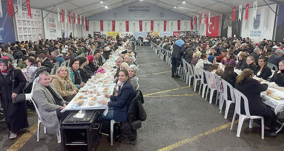 Silivri'de CHP’liler vatandaşlarla iftar sofrasında buluşuyor