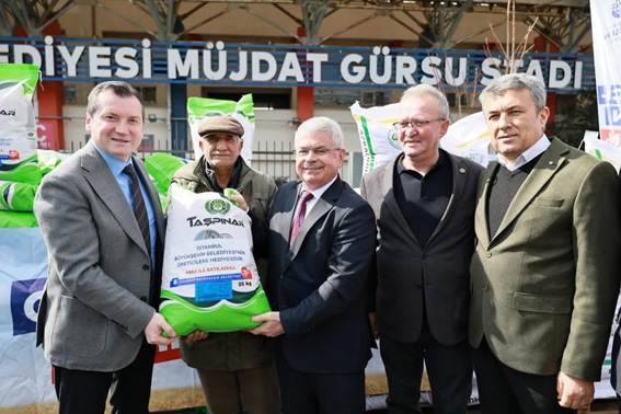 İBB Silivri’de kuru fasulye ve nohut tohumu dağıttı İBB Silivri’de kuru fasulye ve nohut tohumu dağıttı