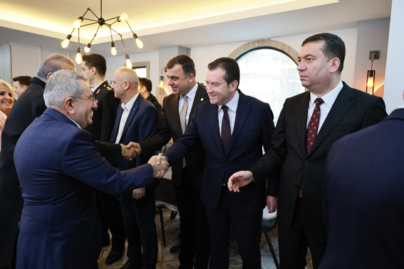 Silivri’de birlik ve beraberlik mesajlarıyla bayramlaşma Silivri’de birlik ve beraberlik mesajlarıyla bayramlaşma