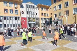 Ertuğrul Gazi Ortaokulu’nda Streetball Turnuvası düzenlendi