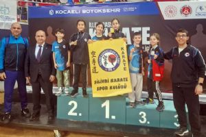 Silivri Karate sporcuları Kocaeli Karate Ligi’nden madalyalarla döndü