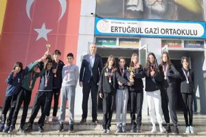 Silivri Ertuğrul Gazi Ortaokulu'ndan Atatürk Kır Koşusunda çifte başarı