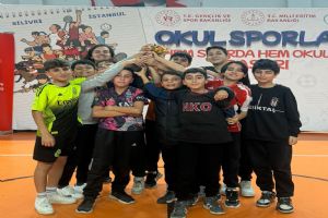 Silivri Namık Kemal Ortaokulu’ndan Mendil Kapmaca Turnuvasında başarılı performans Silivri Namık Kemal Ortaokulu’ndan Mendil Kapmaca Turnuvasında başarılı performans