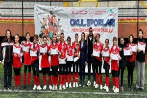 Silivri İBB Abdülezel Paşa Ortaokulu'ndan iki İstanbul Şampiyonluğu birden Silivri İBB Abdülezel Paşa Ortaokulu'ndan iki İstanbul Şampiyonluğu birden