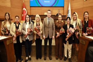 Silivri Belediye Başkanı Balcıoğlu’ndan Kadın Meclis Üyelerine 8 Mart jesti Silivri Belediye Başkanı Balcıoğlu’ndan Kadın Meclis Üyelerine 8 Mart jesti
