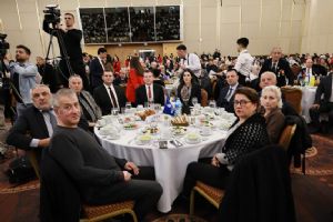 Silivri Belediye Başkanı Balcıoğlu şehit yakınları ve gazilerle aynı sofrada buluştu Silivri Belediye Başkanı Balcıoğlu şehit yakınları ve gazilerle aynı sofrada buluştu