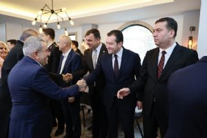 Silivri’de birlik ve beraberlik mesajlarıyla bayramlaşma Silivri’de birlik ve beraberlik mesajlarıyla bayramlaşma