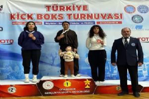 Silivri Türk Eğitim-Sen Yönetim Kurulu Üyesi Gülşah Kıyak Uyumaz Türkiye Kick Boks Şampiyonu oldu Silivri Türk Eğitim-Sen Yönetim Kurulu Üyesi Gülşah Kıyak Uyumaz Türkiye Kick Boks Şampiyonu oldu