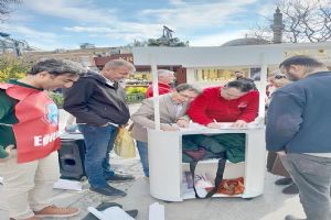 Silivri Eğitim-İş’ten Uğur Mumcu Meydanı’nda İmza Kampanyası: “Daha güvenli, daha temiz okullar” Silivri Eğitim-İş’ten Uğur Mumcu Meydanı’nda İmza Kampanyası: “Daha güvenli, daha temiz okullar”