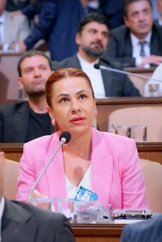 “Vatandaşın vergisini alıyorsunuz, karşılığında bakımsız bir şehir veriyorsunuz” “Vatandaşın vergisini alıyorsunuz, karşılığında bakımsız bir şehir veriyorsunuz”