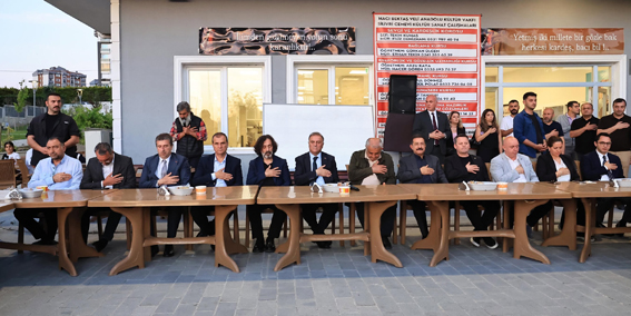 İBB Başkan Vekili Nuri Aslan Silivri Cemevi'nde Muharrem Orucu açtı İBB Başkan Vekili Nuri Aslan Silivri Cemevi'nde Muharrem Orucu açtı