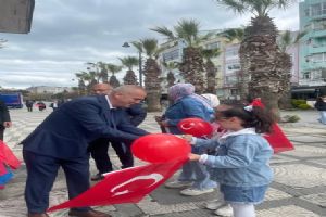 Silivri AK Parti Teşkilatı 23 Nisan coşkusuna sahilde ortak oldu Silivri AK Parti Teşkilatı 23 Nisan coşkusuna sahilde ortak oldu