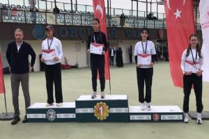 Silivri’nin gururu Nalan Alya Ninçel Türkiye Şampiyonası’na katılma hakkı kazandı Silivri’nin gururu Nalan Alya Ninçel Türkiye Şampiyonası’na katılma hakkı kazandı