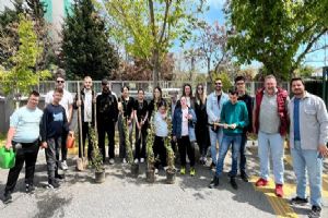 Silivri Esen İbak ve Rumeli öğrencilerinden fidan dikim etkinliği Silivri Esen İbak ve Rumeli öğrencilerinden fidan dikim etkinliği
