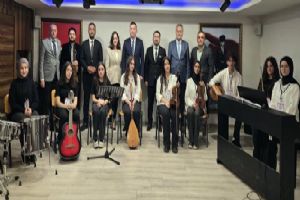 Silivri'de Enstrümansız Okul Kalmasın Projesiyle sanat okullara taşındı Silivri'de Enstrümansız Okul Kalmasın Projesiyle sanat okullara taşındı