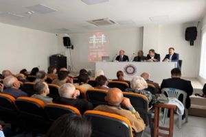 Özgür Karabat Silivri’de panelde konuştu Özgür Karabat Silivri’de panelde konuştu