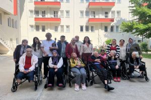 Silivri Kültür Edebiyat Sanat Topluluğu’ndan anlamlı bayram ziyareti Silivri Kültür Edebiyat Sanat Topluluğu’ndan anlamlı bayram ziyareti