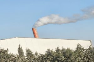 Silivri'deki tesisin çevreye olumsuz etkilerinden şikâyetçi vatandaş yetkilileri göreve çağırdı Silivri'deki tesisin çevreye olumsuz etkilerinden şikâyetçi vatandaş yetkilileri göreve çağırdı