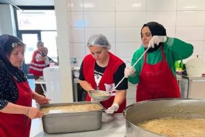 Silivri Kızılay, Aşure Gününde birlik ve dayanışmayı paylaştı Silivri Kızılay, Aşure Gününde birlik ve dayanışmayı paylaştı