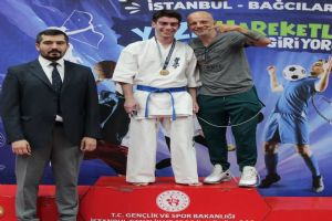 Silivri Karaca Dojo Kulübü'nden İstanbul Şampiyonası'nda 4 madalya Silivri Karaca Dojo Kulübü'nden İstanbul Şampiyonası'nda 4 madalya