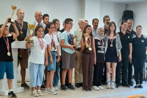 Silivri Cemevi’nde Satranç heyecanı: 134 Sporcu hamle yaptı Silivri Cemevi’nde Satranç heyecanı: 134 Sporcu hamle yaptı
