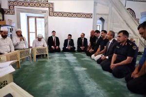 Silivri Piri Mehmet Paşa Camii'nde Şehitler İçin Mevlid okutuldu Silivri Piri Mehmet Paşa Camii'nde Şehitler İçin Mevlid okutuldu