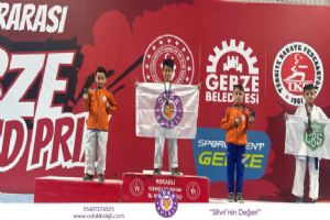 Silivri Odak Koleji öğrencisi Yağız Ali Daşcan, Uluslararası Gebze Grand Prix'te şampiyon oldu Silivri Odak Koleji öğrencisi Yağız Ali Daşcan, Uluslararası Gebze Grand Prix'te şampiyon oldu