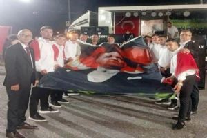 Silivri İYİ Parti İlçe Başkanı Mert Erişken, Sayalar’da asker gecesine katıldı Silivri İYİ Parti İlçe Başkanı Mert Erişken, Sayalar’da asker gecesine katıldı