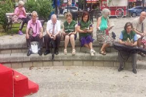 Silivrili kitapseverler “Ekrana Ara Ver, Kitaba Yer Aç” çağrısıyla buluştu Silivrili kitapseverler “Ekrana Ara Ver, Kitaba Yer Aç” çağrısıyla buluştu