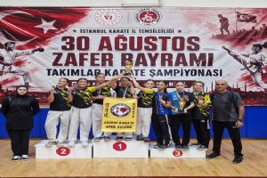 Silivri Karate Kulübü’nden iki kupa birden Silivri Karate Kulübü’nden iki kupa birden