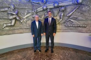 MHP İl Başkanı Volkan Yılmaz’dan Aziz Yıldırım’a ziyaret MHP İl Başkanı Volkan Yılmaz’dan Aziz Yıldırım’a ziyaret
