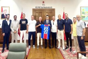 Silivrispor Yönetiminden Kaymakam Eren’e ziyaret Silivrispor Yönetiminden Kaymakam Eren’e ziyaret