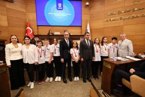 Silivri’nin şampiyon sporcularına mecliste ödül Silivri’nin şampiyon sporcularına mecliste ödül