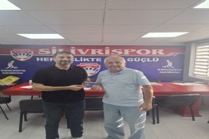 Yalovaspor Maçında Forma Göğsü Cengiz Yıldırım ve Yıldırımlar Markalarının Yalovaspor Maçında Forma Göğsü Cengiz Yıldırım ve Yıldırımlar Markalarının