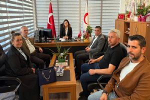 Silivri AK Parti’den İlçe Sağlık Müdürü Neng’e hayırlı olsun ziyareti Silivri AK Parti’den İlçe Sağlık Müdürü Neng’e hayırlı olsun ziyareti