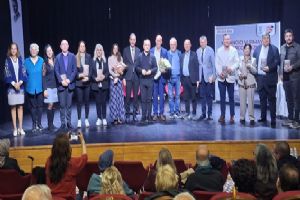 Silivrili yazar Çeşmecioğlu’ndan edebiyat ve dayanışma buluşması Silivrili yazar Çeşmecioğlu’ndan edebiyat ve dayanışma buluşması