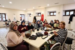 Silivri Belediyesi Mahalle Evlerinde el emeği ürünler ekonomik değere dönüşüyor Silivri Belediyesi Mahalle Evlerinde el emeği ürünler ekonomik değere dönüşüyor