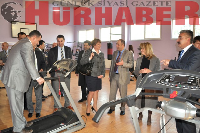 Spor salonu  hizmete açıldı