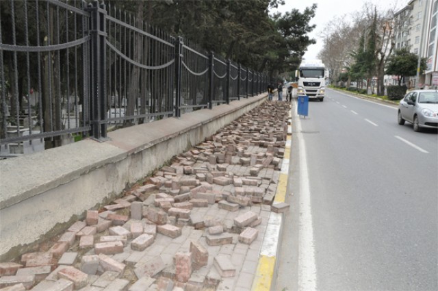 Belediyeden, kaldırım düzenleme çalışması